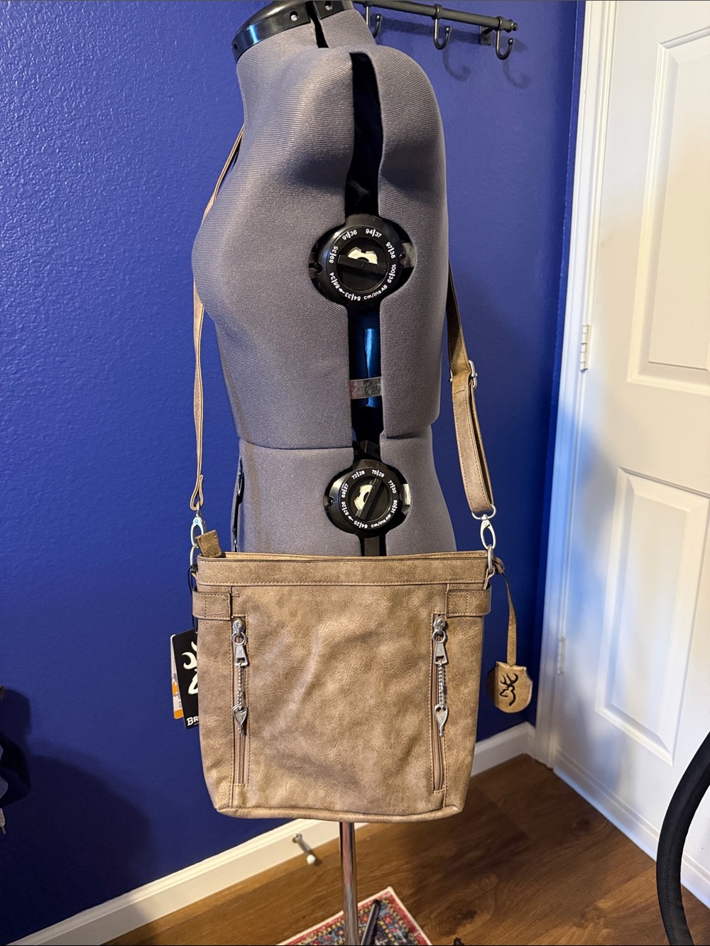 NWT Browning Tan Crossbody Conceal Carry Bag with Silver Zippers